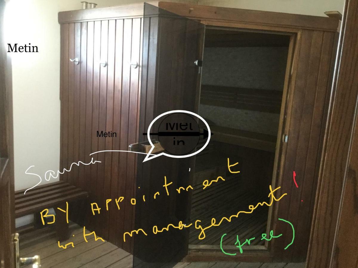Aphrodite Beachfront Apartment Ghaziveran Bagian luar foto